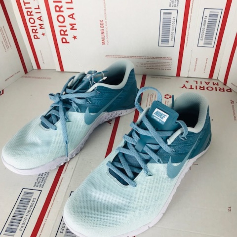 Nike Womens Metcon 3 Cross Training 849807-400 - Picture 2 of 6